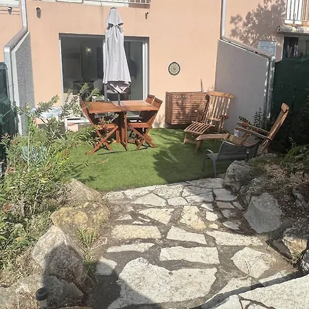 Avec Jardinet Et Parking Privatif 아파트 *